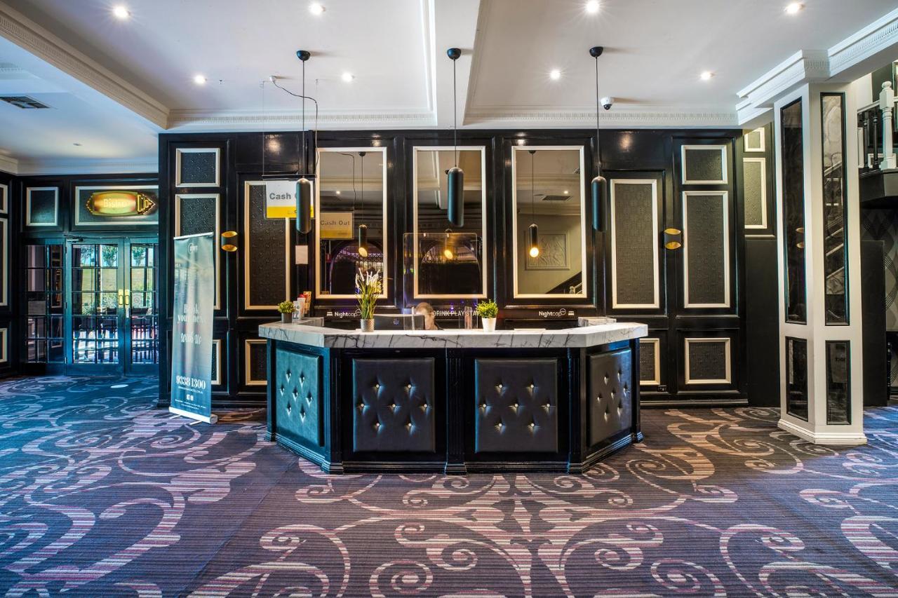 Nightcap At Skyways Hotel Melburne Exterior foto