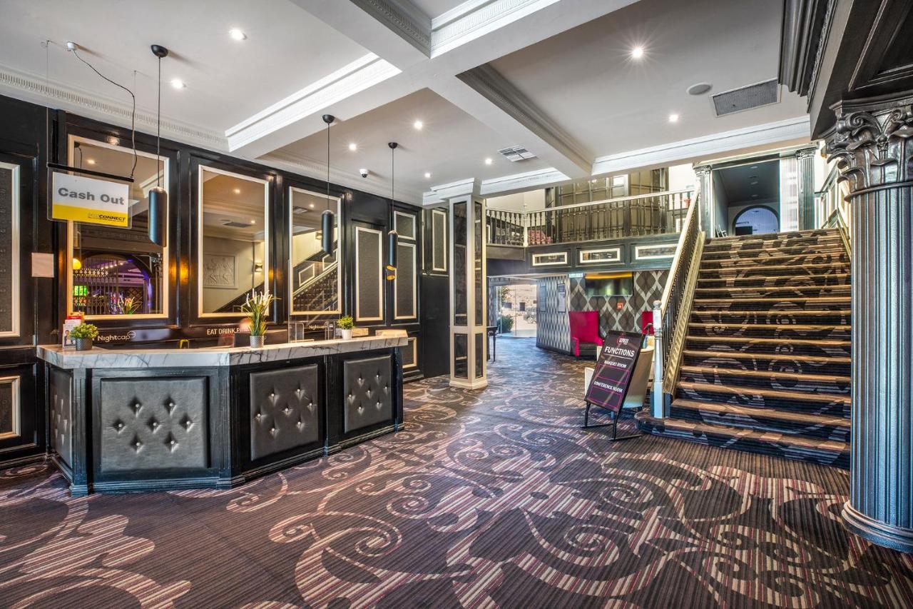 Nightcap At Skyways Hotel Melburne Exterior foto