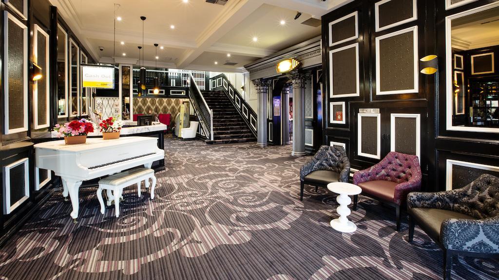 Nightcap At Skyways Hotel Melburne Exterior foto