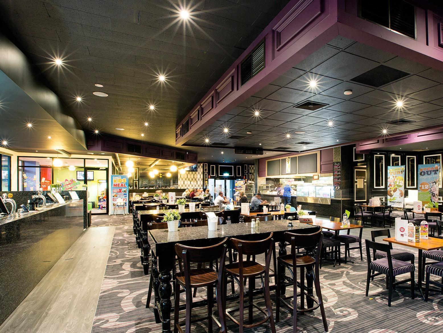 Nightcap At Skyways Hotel Melburne Exterior foto