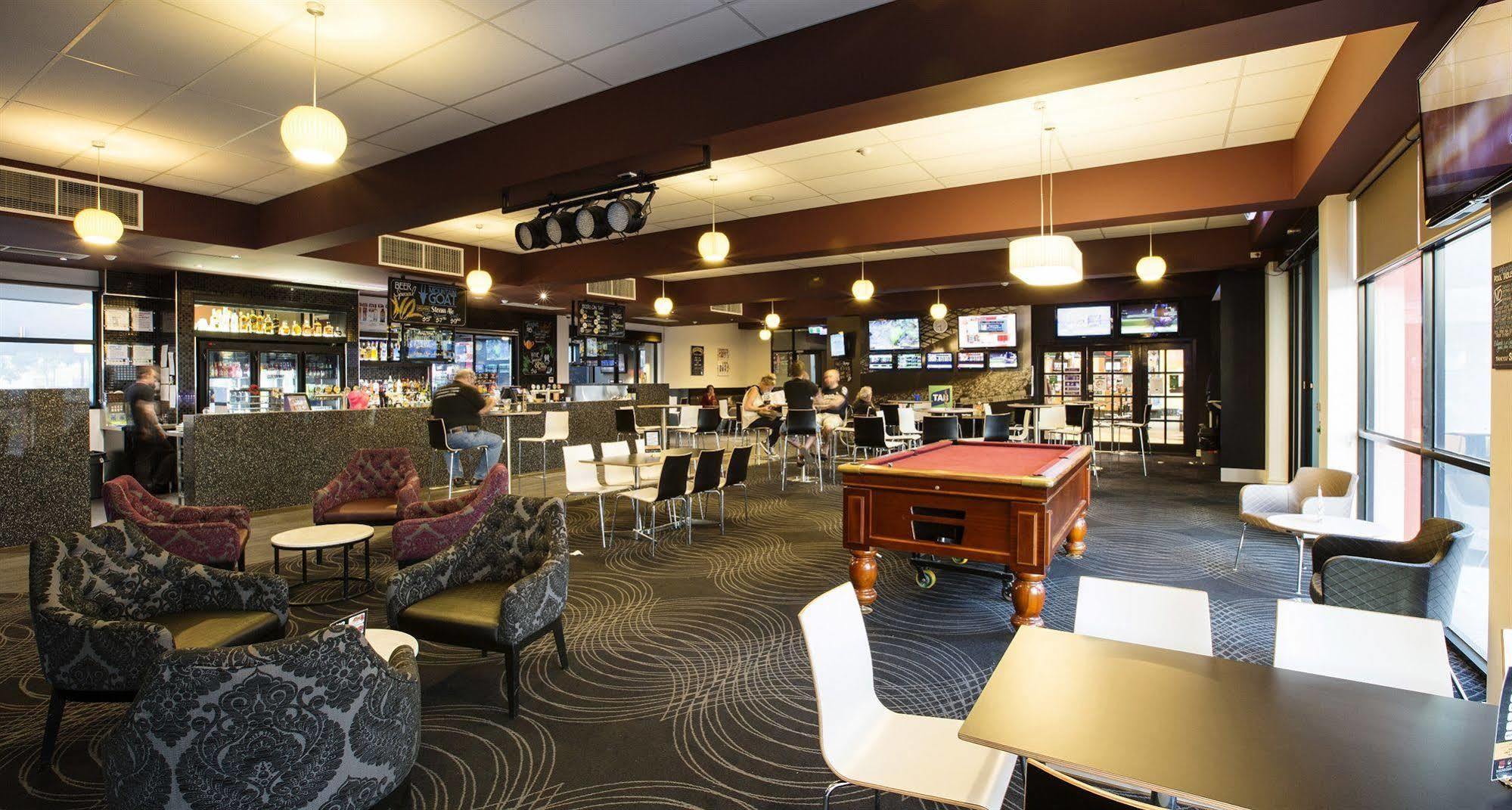 Nightcap At Skyways Hotel Melburne Exterior foto